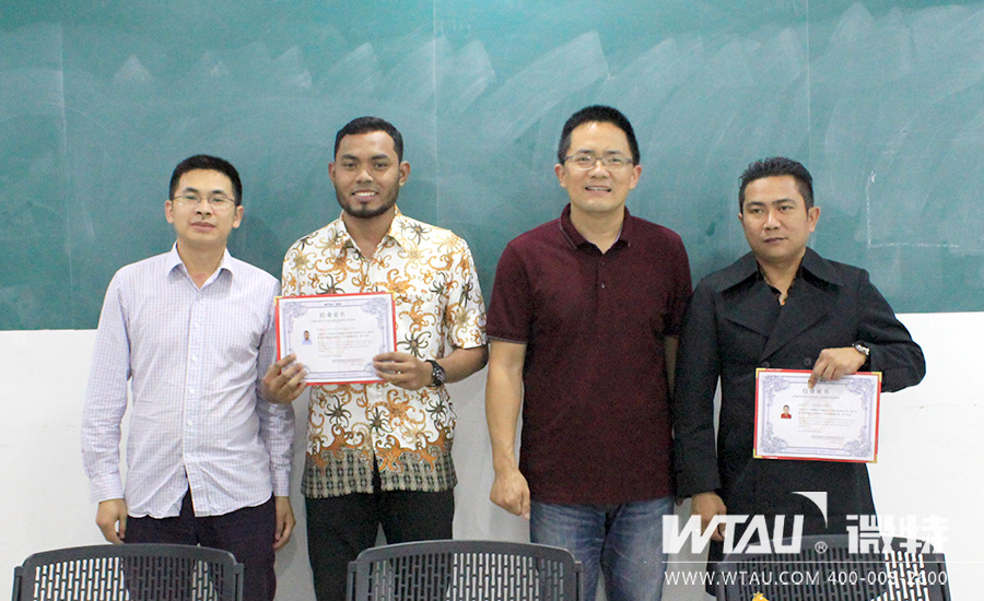 稀罕事兒，外國人來微特學(xué)技術(shù)！